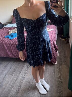 Sweetheart Neckline Navy Floral Long-Sleeve Dress